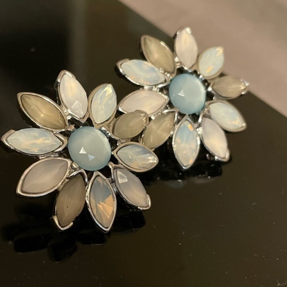 Lane Bryant Silver-tone Opal like Flower Earrings with hints of Blue (Pierced) - Picture 3 of 8